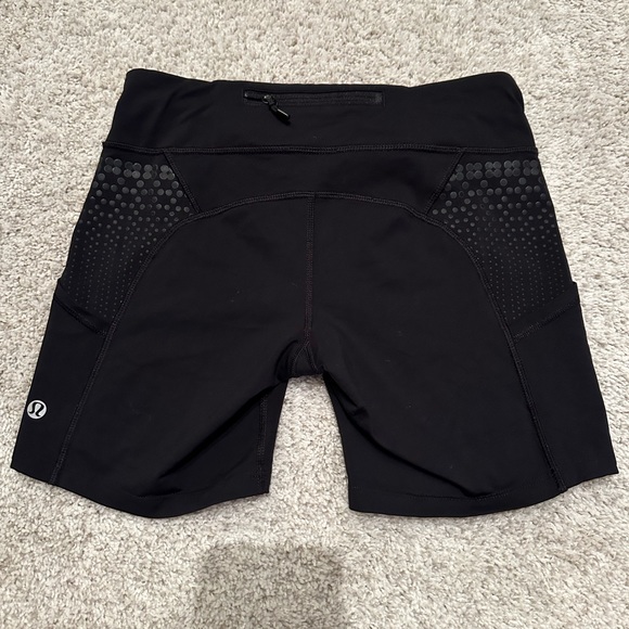 Lululemon Run: Dart and Dash Short - Black Size 6 - Picture 5 of 6